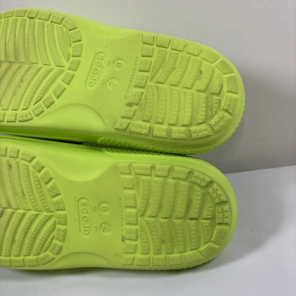 Crocs Classic Slide Sandals Neon Lime Green Womens 9 Mens 7 Slip On Shoe Comfort